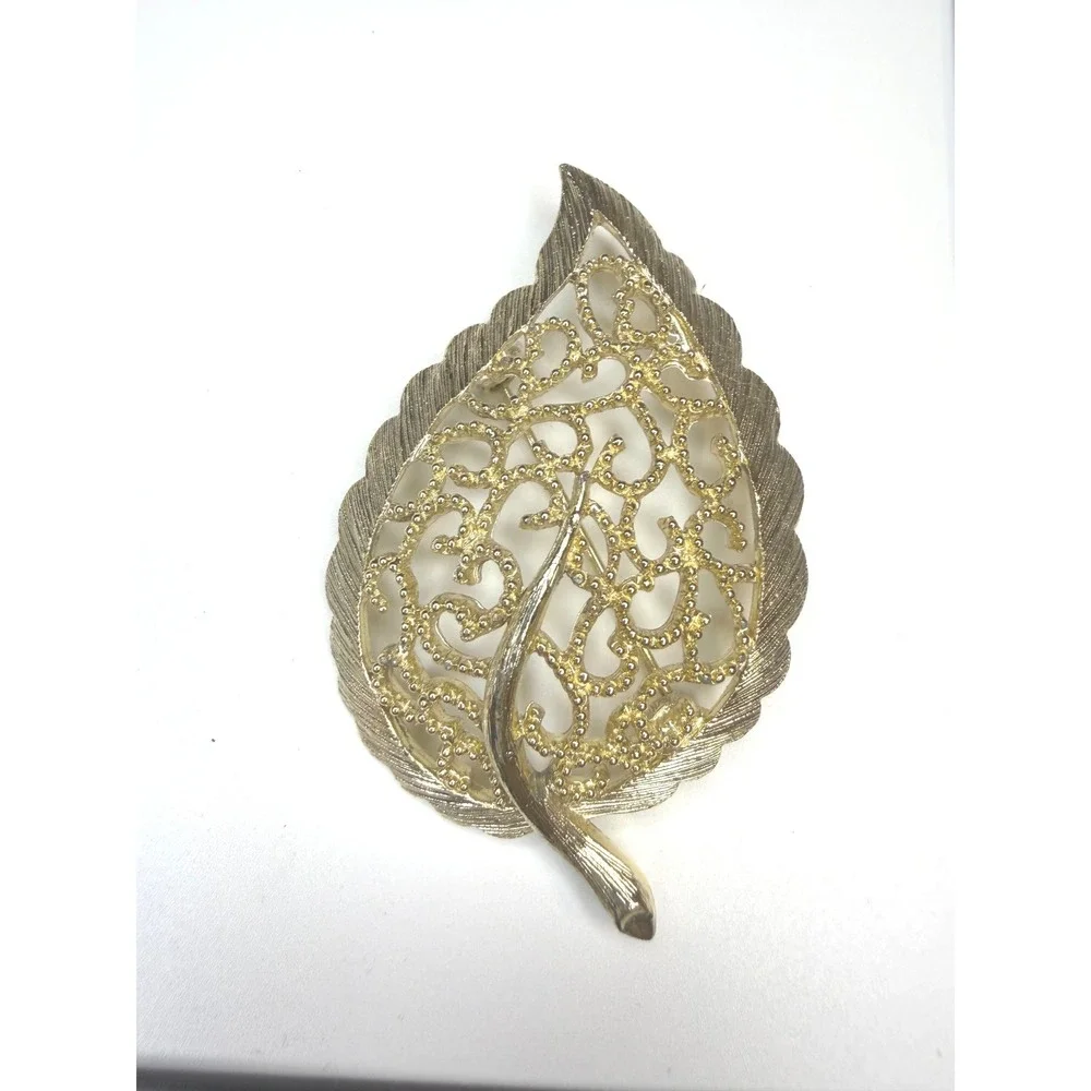 Gold Tone Filigree Leaf Brooch Textured Openwork Scroll Pin Botanical Jewelry
